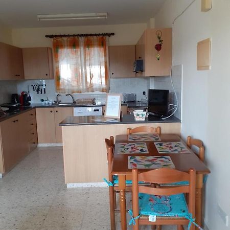 Georgees Latchi Apartment Polis Exterior photo